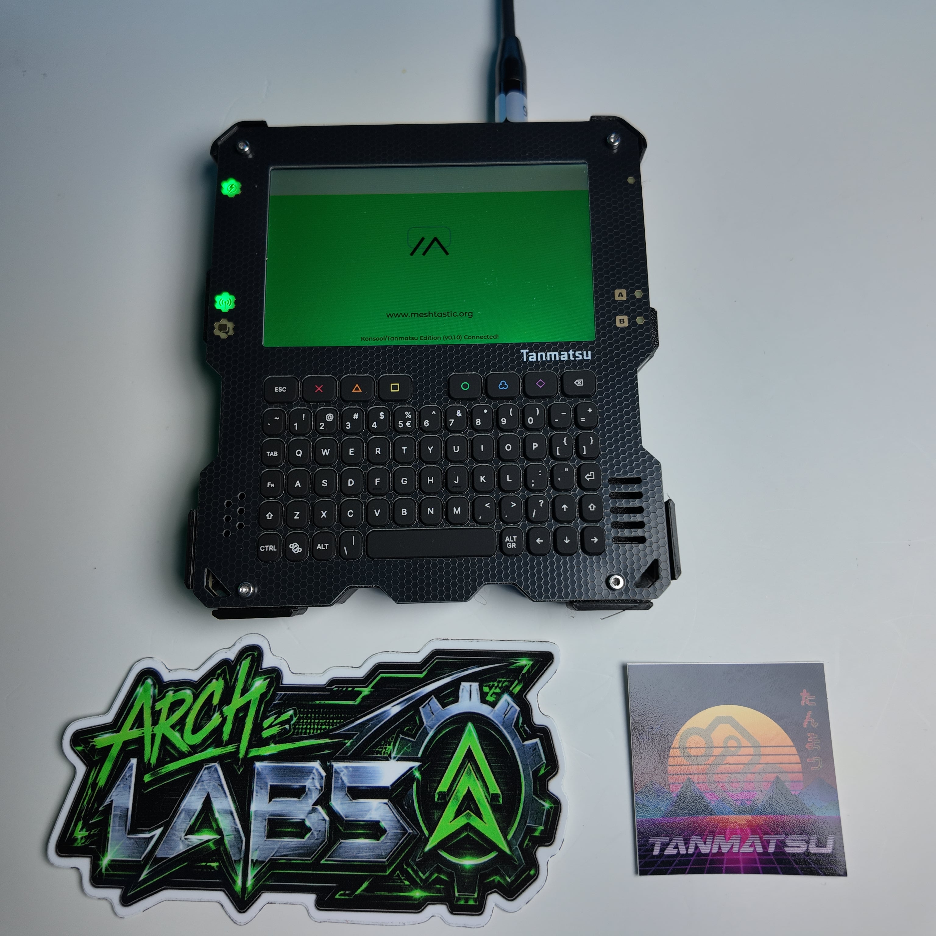 Tanmatsu Archlabs Meshtastic Cyberdeck